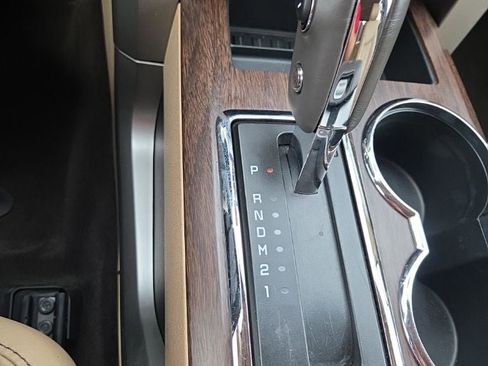 Used 2014 Ford F150 Lariat w/ Lariat Chrome Package image 20