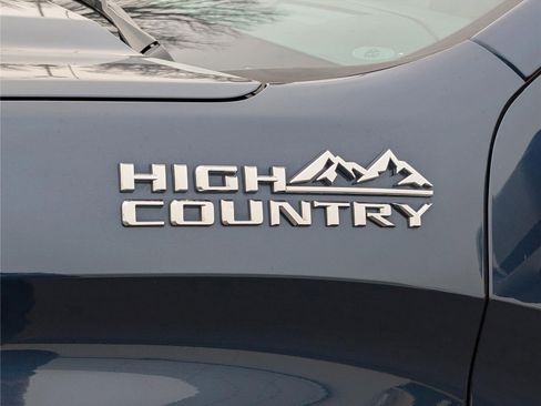 Used 2019 Chevrolet Silverado 1500 High Country w/ Technology Package image 10