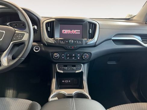 Used 2024 GMC Terrain SLE FWD image 9