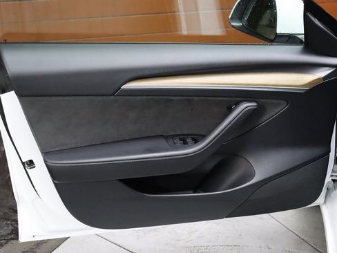 Used 2023 Tesla Model 3 Standard Range image 29