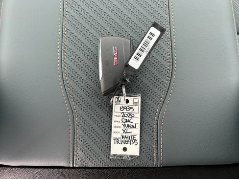 New 2026 GMC Yukon XL AT4 w/ AT4 Premium Package image 32