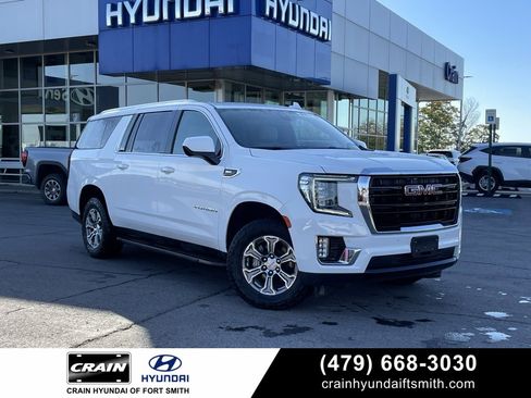 Used 2022 GMC Yukon XL SLE w/ Max Trailering Package image 1