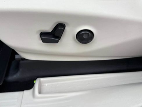 Used 2020 Chrysler Pacifica Limited w/ Advanced Safetytec Group image 20