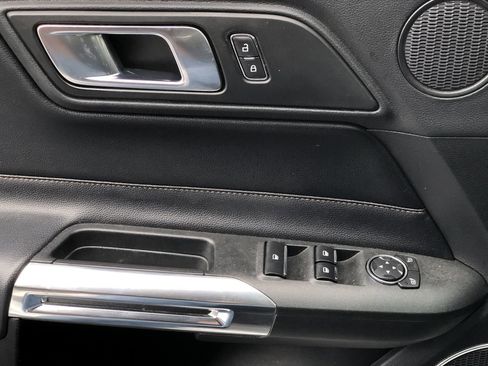 Used 2020 Ford Mustang Premium image 11