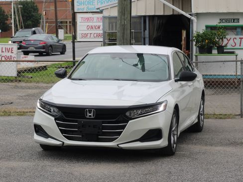 Used 2022 Honda Accord LX image 3