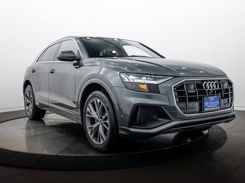 Used 2021 Audi Q8 Premium Plus AWD/4WD image 2