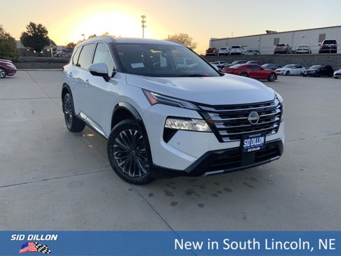 New 2026 Nissan Rogue Platinum w/ Platinum Premium Package image 2