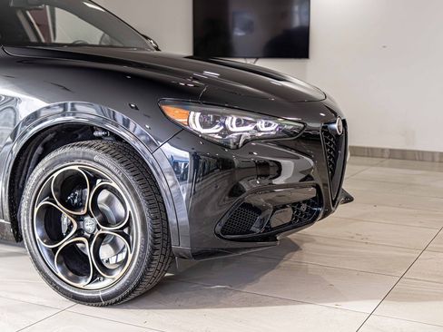 New 2025 Alfa Romeo Stelvio Sprint image 3