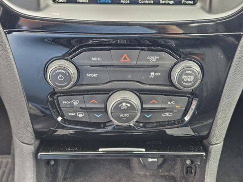 Used 2019 Chrysler 300 S RWD image 27