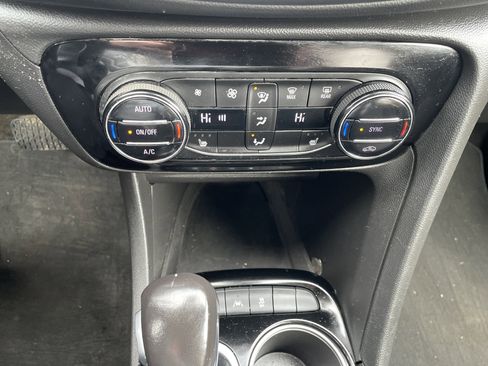 Certified 2022 Buick Encore GX Select w/ Sport Touring Package image 35