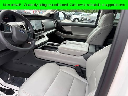 Used 2025 Ford Expedition Max Active AWD/4WD image 12