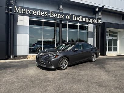 Used 2022 Lexus ES 300h w/ Accessory Package