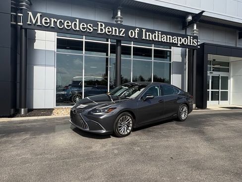 Used 2022 Lexus ES 300h w/ Accessory Package FWD image 1