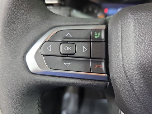 Used 2024 Jeep Compass Limited image 16