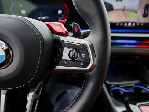 Used 2025 BMW M5 w/ Carbon Package image 16