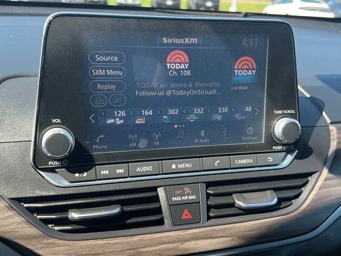 Used 2025 Nissan Altima 2.5 SV FWD image 29