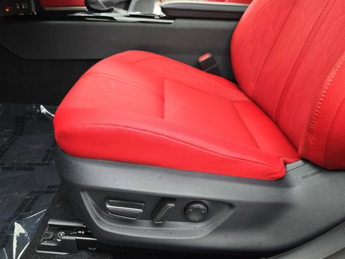 Used 2025 Toyota Camry XSE image 30