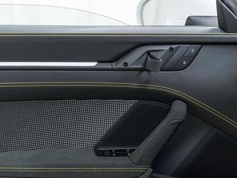 Certified 2025 Porsche 911 GT3 RS image 16