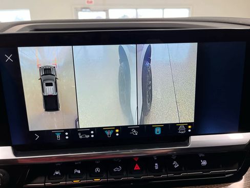 Used 2022 Chevrolet Silverado 1500 LT Trail Boss w/ LT Trail Boss Premium Package image 40