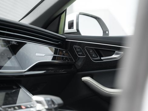 Certified 2025 Audi Q8 Prestige w/ Prestige Package AWD/4WD image 15