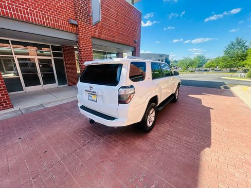 Used 2015 Toyota 4Runner 4WD image 6