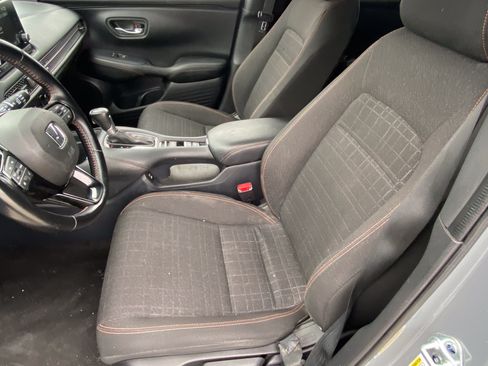 Used 2025 Honda HR-V Sport image 14