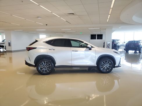 Used 2025 Lexus NX 250 FWD w/ Accessory Package (Z1) image 11