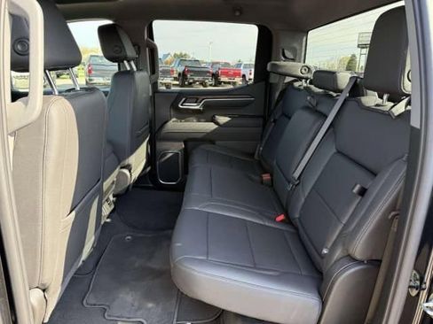 Used 2026 GMC Sierra 1500 SLT AWD/4WD image 14