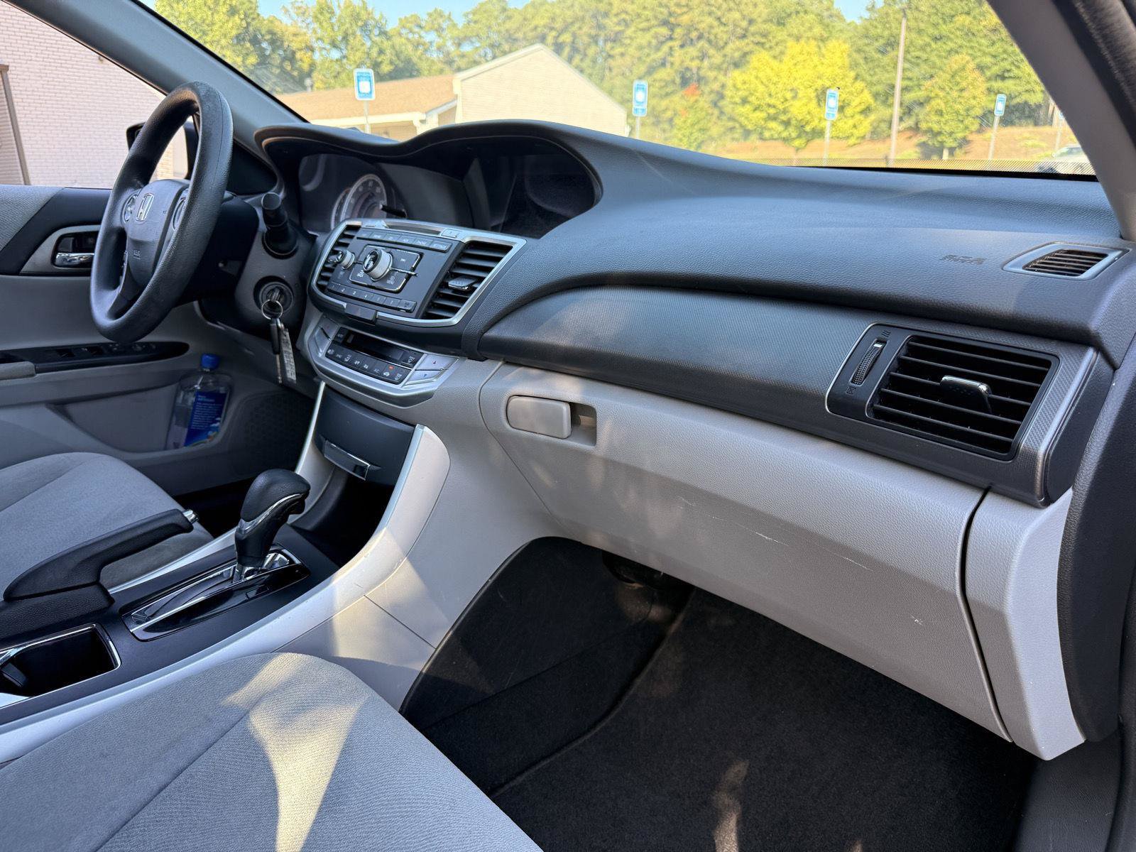 Used 2013 Honda Accord LX image 23