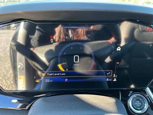Used 2026 Chevrolet Trax RS w/ Sunroof Package FWD image 28