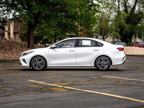 Used 2023 Kia Forte LXS FWD image 2