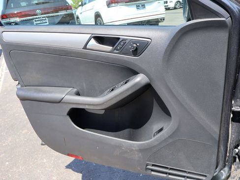 Used 2018 Volkswagen Jetta S FWD image 32
