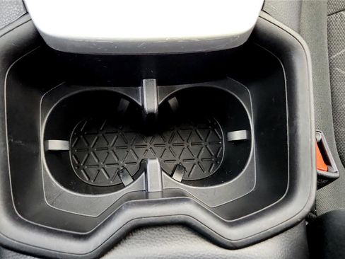 Certified 2025 Toyota RAV4 XLE AWD/4WD image 34