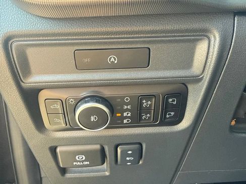 Used 2025 Ford F150 Raptor AWD/4WD image 17