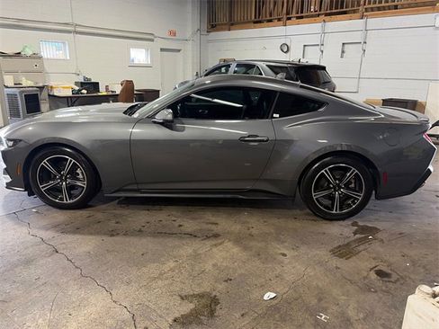 Used 2024 Ford Mustang Premium image 7