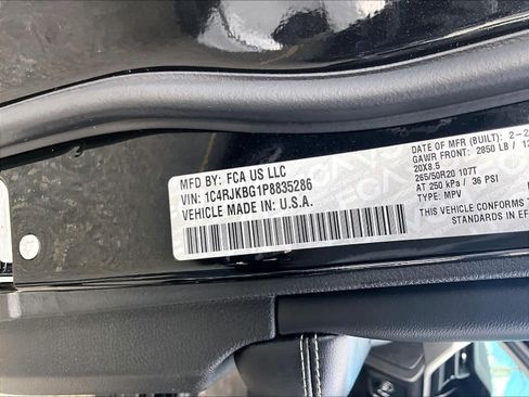 Used 2023 Jeep Grand Cherokee L Limited w/ Luxury Tech Group II image 34