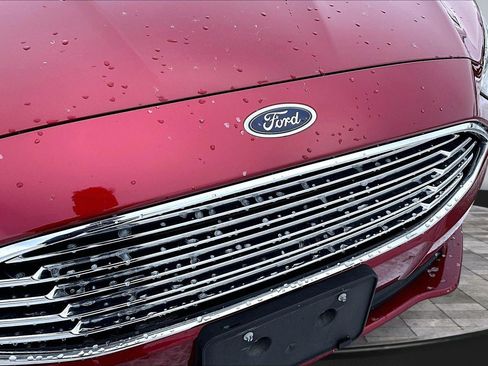 Used 2018 Ford Fusion SE image 23