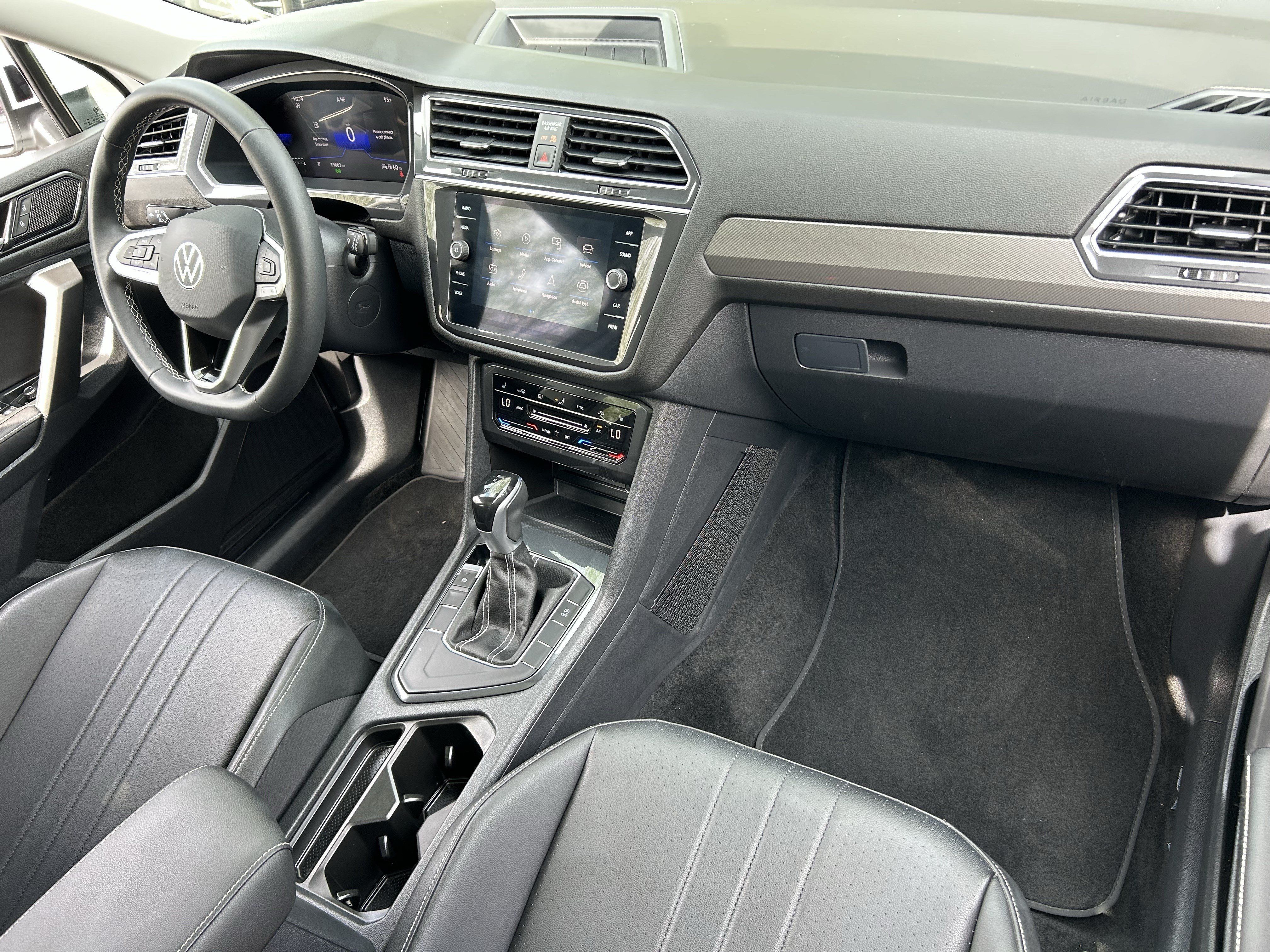 Used 2023 Volkswagen Tiguan SE FWD image 10