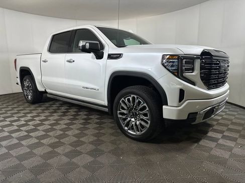 Used 2025 GMC Sierra 1500 Denali Ultimate image 2