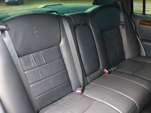 Used 1999 Lincoln Town Car Executive image 25