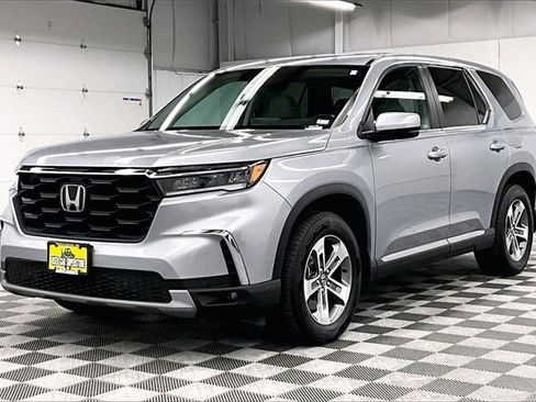 Used 2023 Honda Pilot EX-L image 11