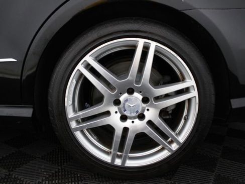 Used 2010 Mercedes-Benz E 550 Sedan w/ Premium 1 Pkg image 9