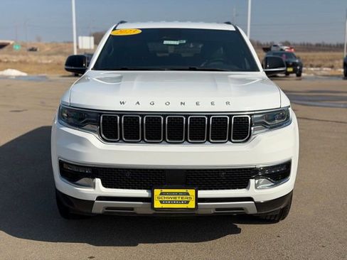 Used 2023 Jeep Wagoneer L Series II image 2