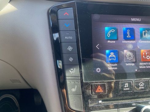 Used 2023 INFINITI QX50 Luxe image 33