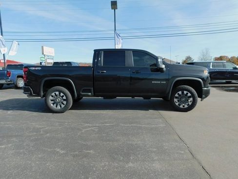 Used 2024 Chevrolet Silverado 2500 Custom image 6