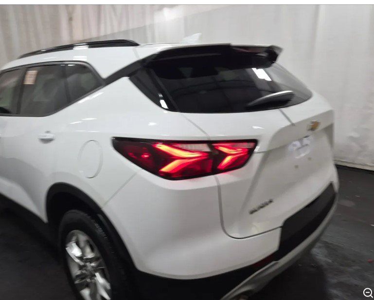 Used 2020 Chevrolet Blazer LT FWD image 3