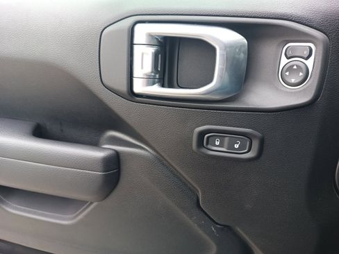 Used 2024 Jeep Gladiator Rubicon w/ Convenience Group image 22