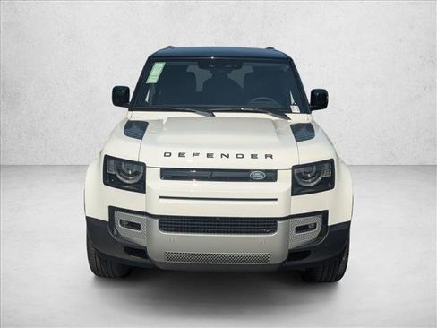 Used 2025 Land Rover Defender 110 S image 6