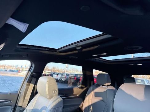 Used 2022 Buick Enclave Essence w/ Experience Buick Package image 19