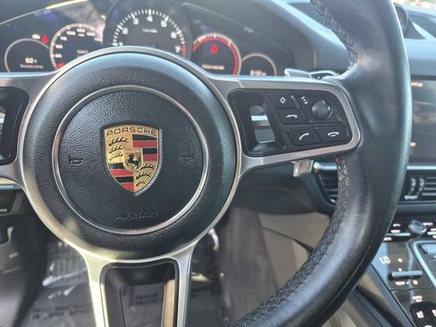 Used 2021 Porsche Cayenne AWD/4WD image 15